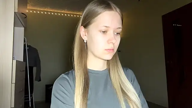 ZaidaSchwarten online show from February 9, 2026, 5:11 am