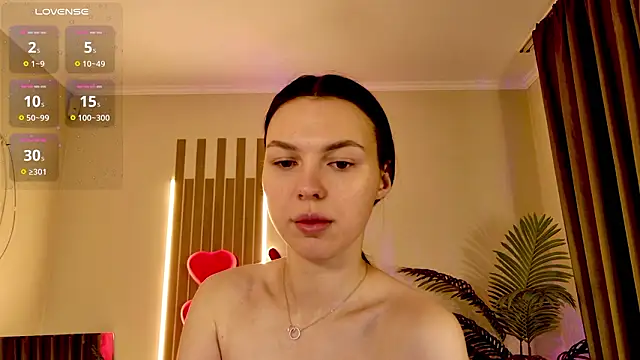 MaxinCarroll online show from March 30, 2026, 6:03 am