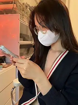 mimichannn99 online show from April 9, 2026, 7:41 pm