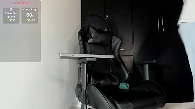 Liam Mateo online show from January 14, 2026, 11:20 pm