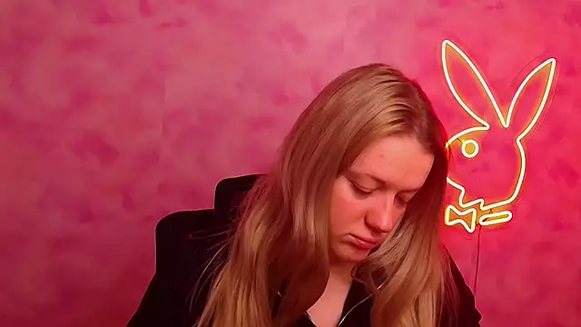 Samantha Gloww online show from December 15, 2025, 7:12 am