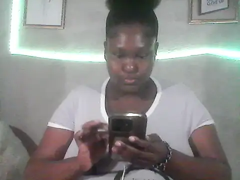 sweetmilkylady online show from April 1, 2026, 8:26 am