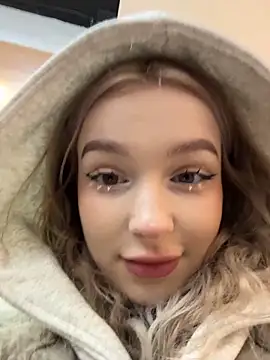 -teenytiny- online show from December 17, 2025, 2:12 pm