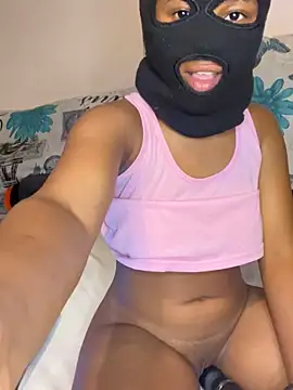 BellaSean online show from December 21, 2025, 8:05 pm