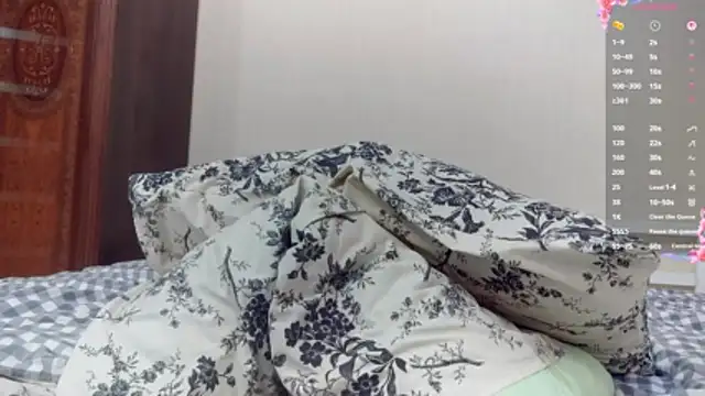 Snapshot of Shine_Luna chatting on January 8, 2026, 7:16 pm Shine Luna online show from January 8, 2026, 7:16 pm