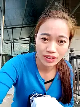 Snapshot of little-effy chatting on December 22, 2025, 9:17 am little-effy online show from December 22, 2025, 9:17 am