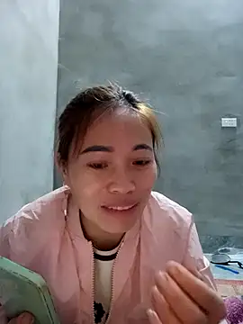 Snapshot of little-effy chatting on January 6, 2026, 2:04 am little-effy online show from January 6, 2026, 2:04 am