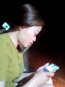 little-effy online show from April 1, 2026, 11:02 pm