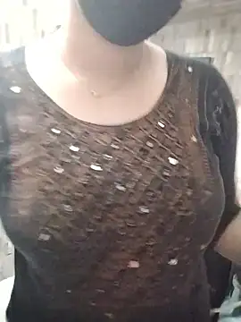 nosrat014 online show from January 14, 2026, 10:43 am