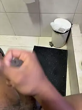 Snapshot of Comeonmyhouse22cm chatting on March 3, 2026, 6:03 pm Comeonmyhouse22cm online show from March 3, 2026, 6:03 pm