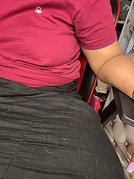 butterflyslay online show from March 24, 2026, 2:05 am