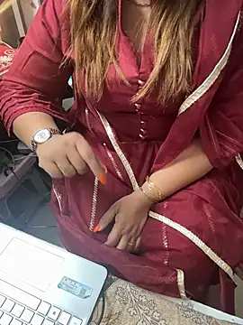 butterflyslay online show from April 17, 2026, 1:19 am