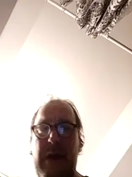 Olivassl22 online show from February 18, 2026, 10:50 pm