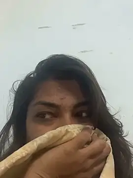 Stripgirl125 online show from December 18, 2025, 11:27 am