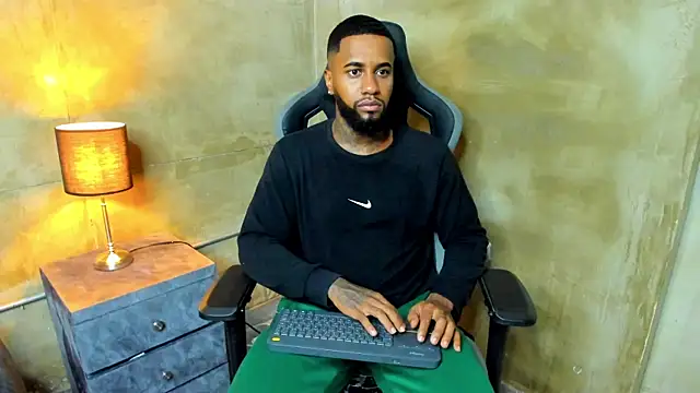 jay jhonson01 online show from December 20, 2025, 4:08 am