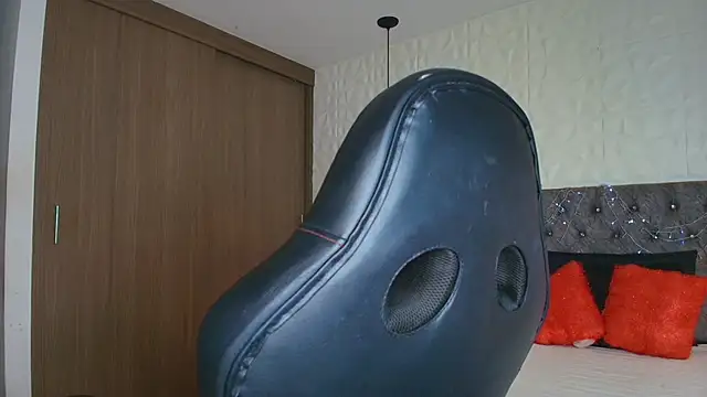 alisson-dl online show from January 13, 2026, 5:51 pm