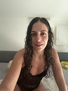 CoquineCharmeuse online show from June 2, 2026, 1:13 pm
