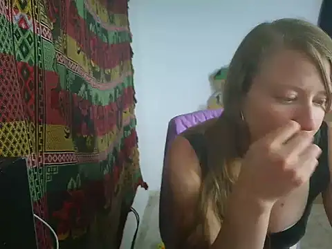 Snapshot of arianna_blonde chatting on February 21, 2026, 2:34 am arianna blonde online show from February 21, 2026, 2:34 am