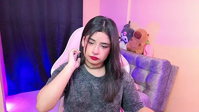 bonnieTaylor1 online show from December 18, 2025, 4:40 am