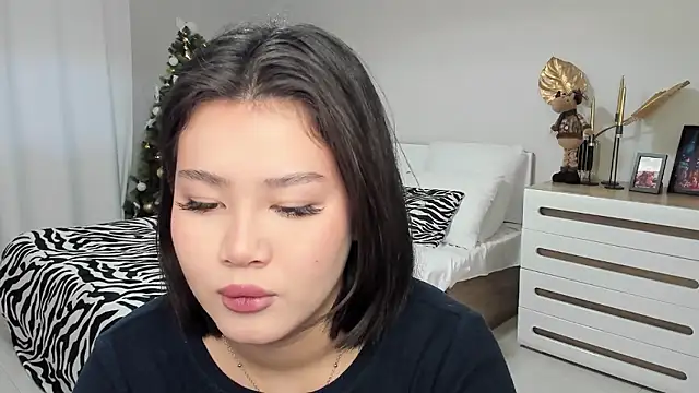 Brunette Charm online show from January 10, 2026, 11:01 am