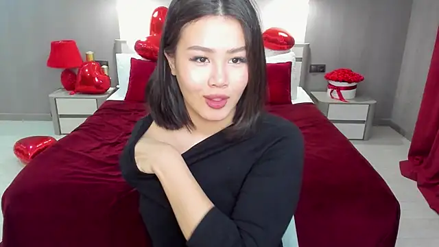 Brunette Charm online show from March 8, 2026, 11:19 pm