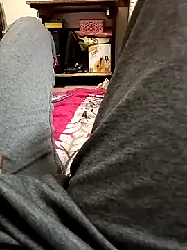 loki-king-143 online show from April 1, 2026, 1:52 pm