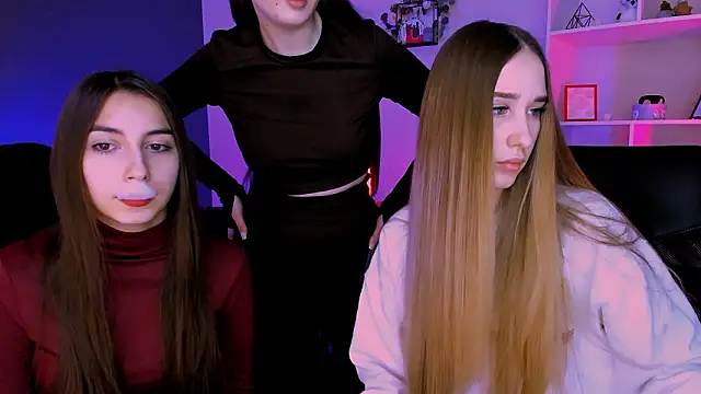 mila firee online show from March 19, 2026, 9:57 am