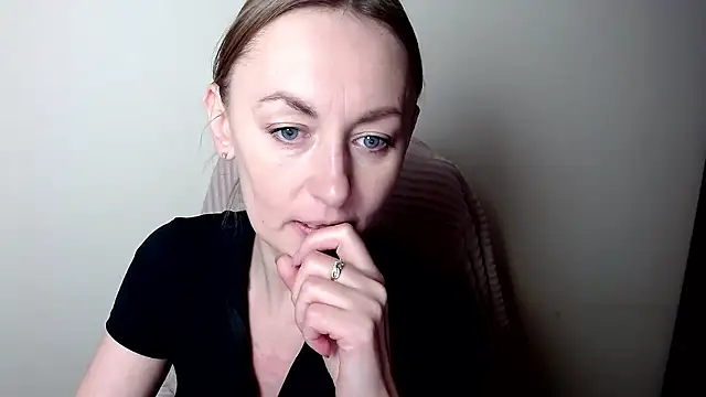 Snapshot of LiaSeass_ chatting on January 16, 2026, 1:04 pm LiaSeass online show from January 16, 2026, 1:04 pm