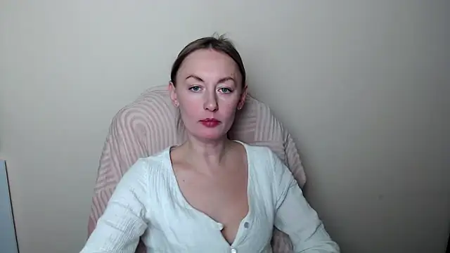 Snapshot of LiaSeass_ chatting on February 6, 2026, 12:52 pm LiaSeass online show from February 6, 2026, 12:52 pm