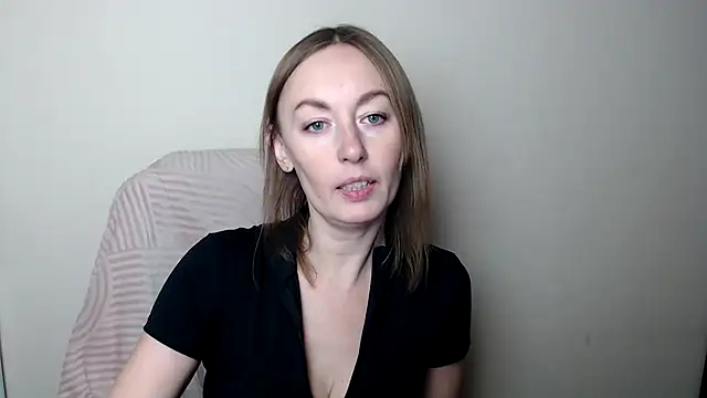 Snapshot of LiaSeass_ chatting on February 8, 2026, 10:07 am LiaSeass online show from February 8, 2026, 10:07 am