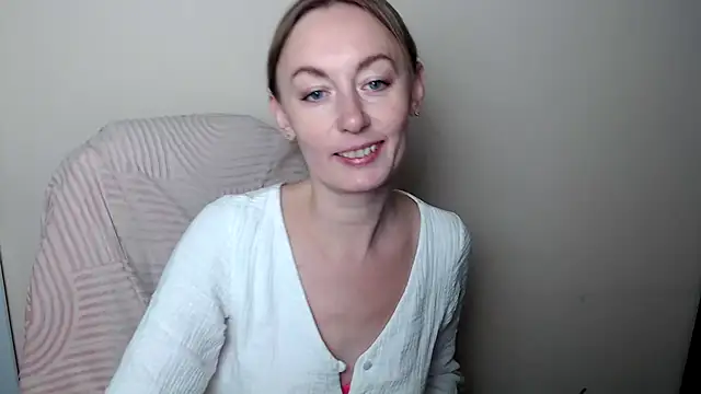 Snapshot of LiaSeass_ chatting on February 10, 2026, 11:25 am LiaSeass online show from February 10, 2026, 11:25 am