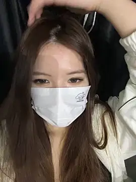 Momochen8839 online show from March 3, 2026, 4:40 am