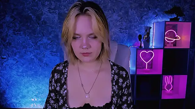 Snapshot of madeline_doll chatting on March 2, 2026, 8:43 am madeline doll online show from March 2, 2026, 8:43 am