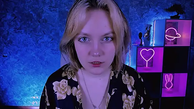 Snapshot of madeline_doll chatting on March 3, 2026, 4:29 am madeline doll online show from March 3, 2026, 4:29 am