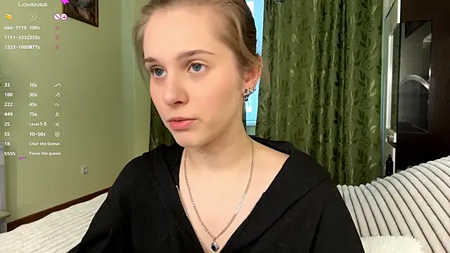 MiaBlanko online show from January 6, 2026, 9:35 am