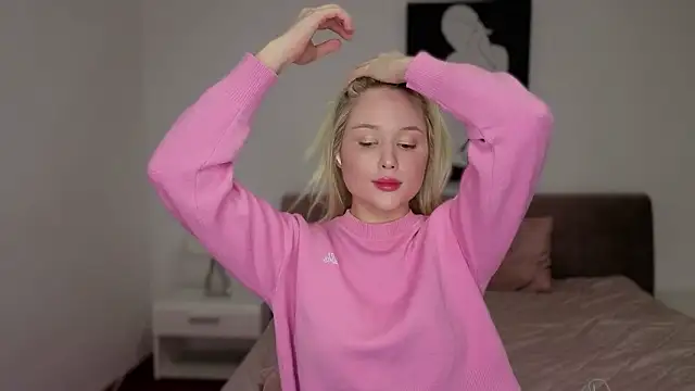 Jessiestar  online show from February 15, 2026, 7:32 pm