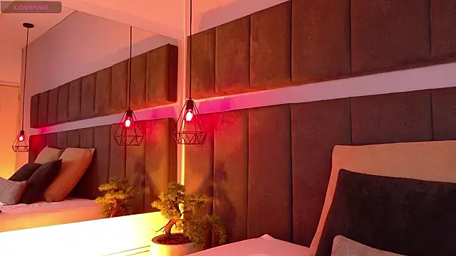 luna blannco online show from February 19, 2026, 4:58 pm