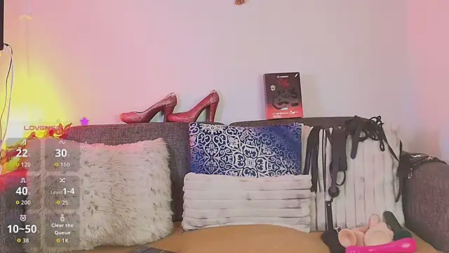 Laura hotmilf online show from April 15, 2026, 1:07 pm