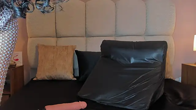 veromilff online show from March 20, 2026, 7:30 pm