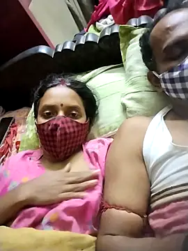 Mr-Mrs-couple online show from December 17, 2025, 7:09 pm