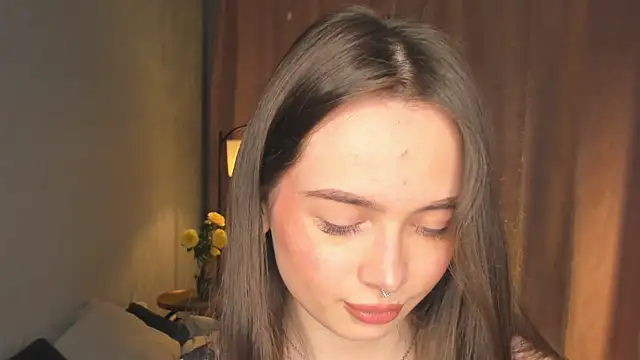 YvonneRobes online show from April 12, 2026, 7:30 pm