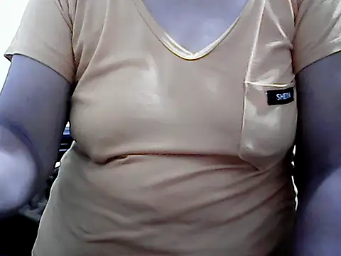 ChaChaMoreno Palangga online show from December 18, 2025, 5:57 am