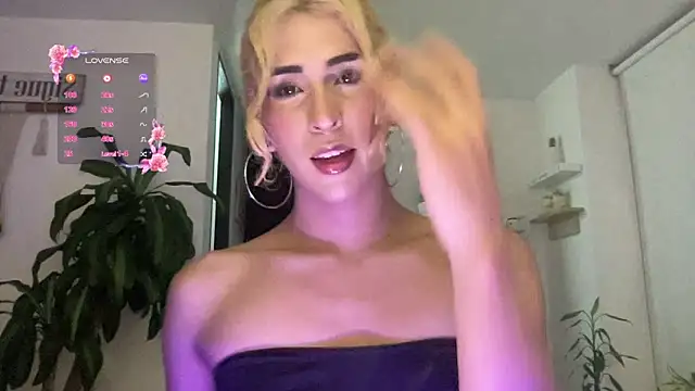 Snapshot of isa_fox_23 chatting on January 8, 2026, 12:57 am isa fox 23 online show from January 8, 2026, 12:57 am