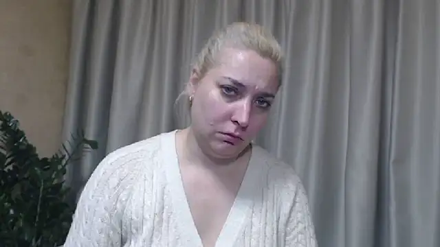 Snapshot of sweetpussy13 chatting on October 25, 2025, 6:32 am sweetpussy13 online show from October 25, 2025, 6:32 am