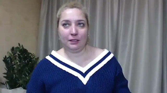 Snapshot of sweetpussy13 chatting on February 3, 2026, 6:40 am sweetpussy13 online show from February 3, 2026, 6:40 am