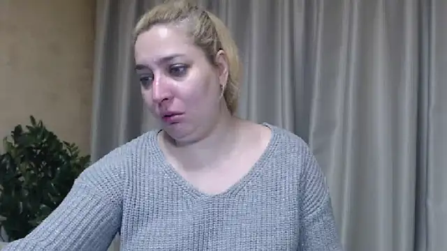 Snapshot of sweetpussy13 chatting on February 10, 2026, 6:17 am sweetpussy13 online show from February 10, 2026, 6:17 am