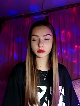 BitterPeach online show from December 22, 2025, 5:43 pm