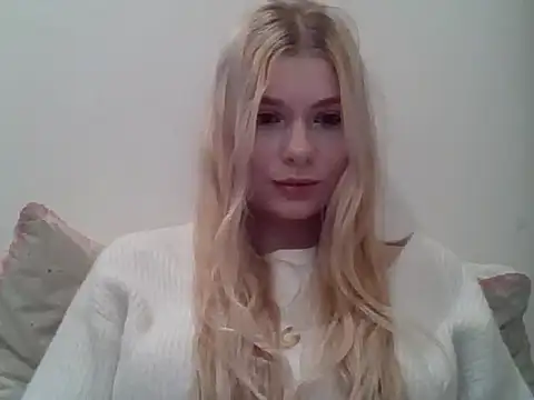 GeorginaLovely online show from December 17, 2025, 3:40 pm