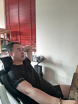 Snapshot of battman4488 chatting on February 15, 2026, 2:41 am battman4488 online show from February 15, 2026, 2:41 am