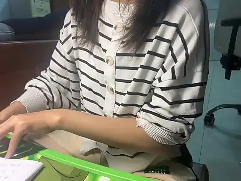 Chichi 86 online show from December 16, 2025, 7:02 am